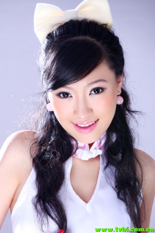 玉女明星金婉心迷情夏日美图