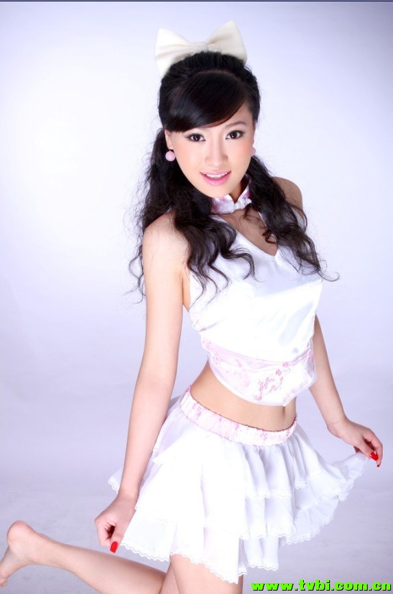 玉女明星金婉心迷情夏日美图