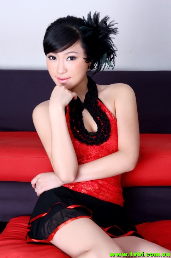 玉女明星金婉心迷情夏日美图