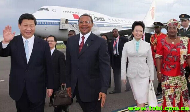 最新动图~！有一种爱叫做习大大和彭麻麻！超有爱！