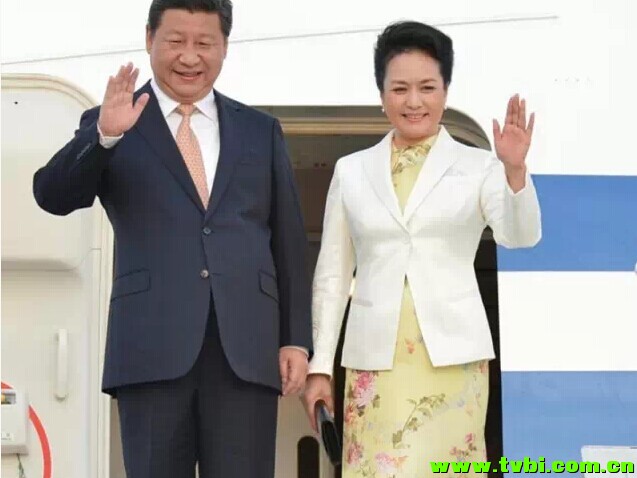 最新动图~！有一种爱叫做习大大和彭麻麻！超有爱！