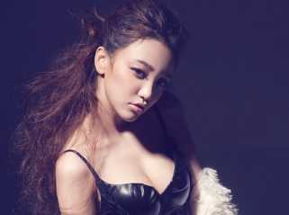 火辣明星美女秀傲人曲线