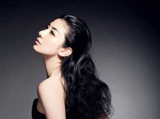 黄奕冷艳蕾丝抹胸写真