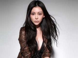 非诚勿扰巩新亮妩媚性感美图