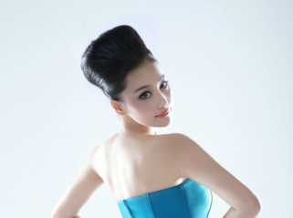 张馨予梦幻写真曝光 羽翼飞扬显魅惑风情